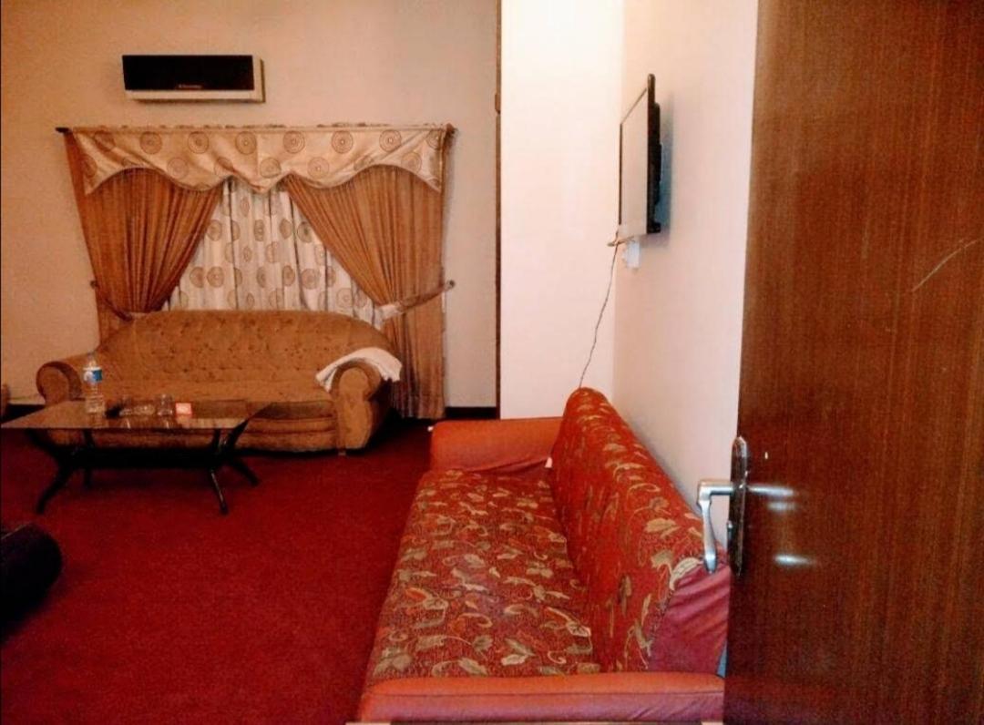 Magnum Hotel Лахор Экстерьер фото